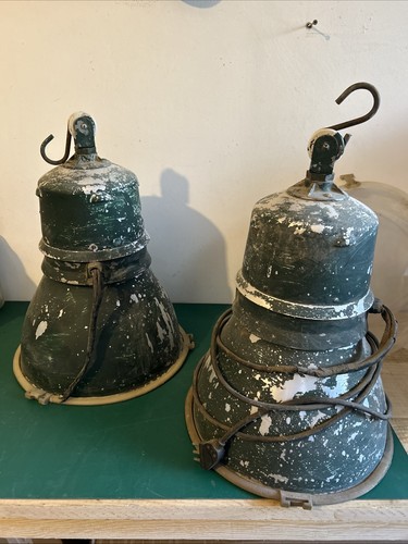 Coppia lampade industriali
