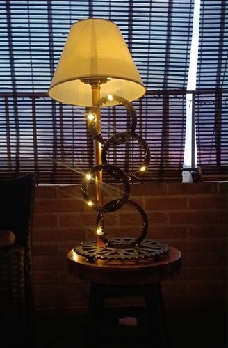 Lampada tavolo con - tavolo,